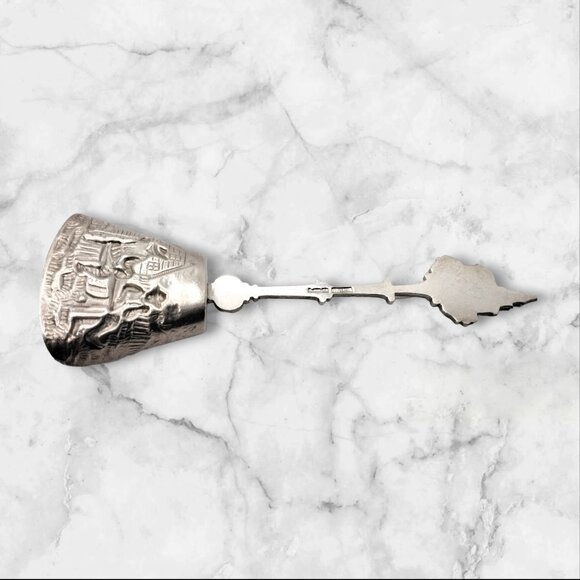 Drumheller Alberta Souvenir Spoon - Vintage Repousse Silver Plate Shovel Bowl - Picture 5 of 6